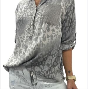 CHARLIE B ANIMAL PRINT BLOUSE SIZE LARGE